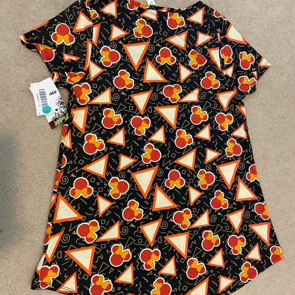 LuLaRoe M Disney Classic T Shirt Minnie Mouse with Triangles on Black - Picture 4 of 5